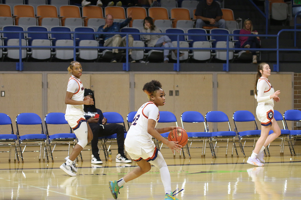 Layla Etchison (11), Emariah Grant (12) and Jaden Winfrey (21)